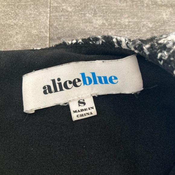 Alice Blue Sleeveless Shirt - Size S - Picture 3 of 7